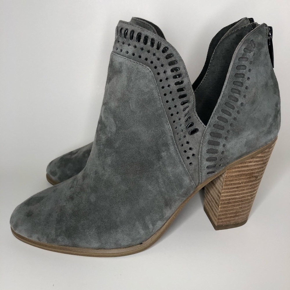 Vince Camuto Suede Split Shaft Stacked Block Heel Ankle Booties Size 8.5